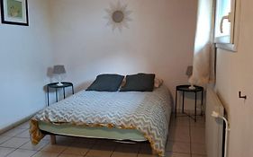 Chambre cosy et salle d'eau dans maison Mérignac Arlac